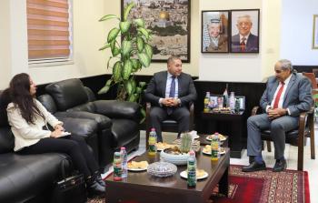 زيارة والسفير المصري يبحثان التهدئة وإعمار غزة والمصالحة