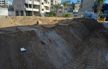 بلدية غزة تشرع بتأمين محيط المناطق التي تعرضت لأضرار خلال الحرب الأخيرة