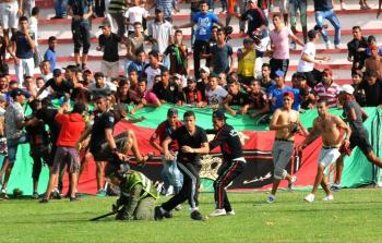 صورة من شغب الملاعب - أرشيفية