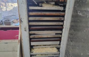 إغلاق مخبز في رام الله