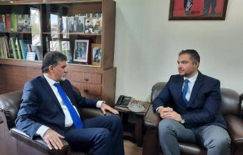 السفير عبد الهادي يستقبل القائم بأعمال سفارة رومانيا ويطلعه على آخر تطورات القضية الفلسطينية