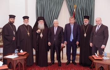 الرئيس عباس يتسلم دعوة لحضور احتفالات أعياد الميلاد