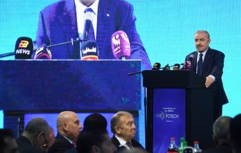 رئيس الوزراء محمد اشتية يلقي كلمته خلال حفل إطلاق فعاليات 