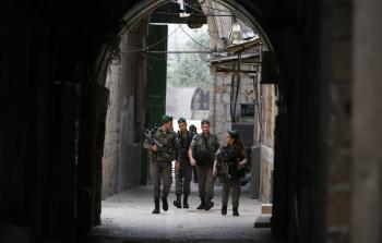 دعاوى إسرائيلية لتفتيش الفلسطينيين بالبلدة القديمة