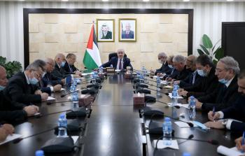 اجتماع رئيس الوزراء مع الفريق الوطني للتنمية الاقتصادية