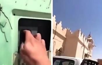 شاهد شخص يعتدي على مسجد في القصيم السعودية