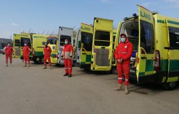 سيارات إسعاف إلى مخيمات اللاجئين الفلسطينيين في لبنان