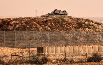 تمركز دبابة إسرائيلية على حدود غزة - أرشيف