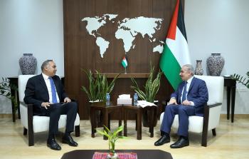 لقاء رئيس الوزراء محمد اشتية بالسفير المغربي الجديد في فلسطين