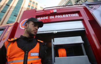 جهاز الدفاع المدني يعلن عن أول سيارة إطفاء صنعت في فلسطين