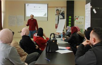 فلسطينيات تنظم ورشة توعية