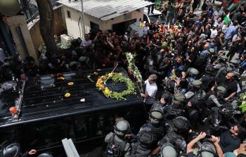 قوات الاحتلال اعتدت على جنازة شيرين أبو عاقلة