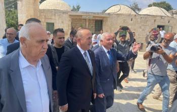 دون أية مرافقة إسرائيلية .. وزير الخارجية التركي يزور الأقصى المبارك