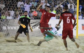 منتخب فلسطين يكتسح السعودية في بطولة كرة القدم الشاطئية