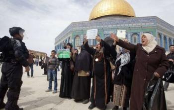 قوات الاحتلال تبعد مقدسية عن المسجد الأقصى