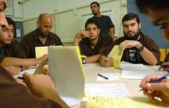 تقديم امتحان الثانوية العامة للأسرى داخل سجون الاحتلال الإسرائيلي