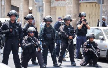 الاحتلال الإسرائيلي يحتجز متضامنين أجانب في مسافر يطا