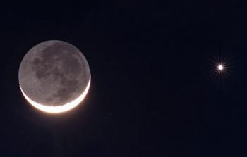اقتران هلال القمر مع كوكب الزهرة - ارشيفية