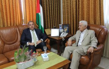 تفاصيل اجتماع عباس زكي مع السفير المصري لدى فلسطين