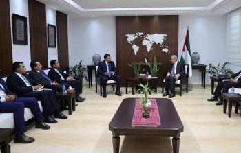 لقاء رئيس الوزراء اشتية مع وزير الزراعة الأردني الحنيفات
