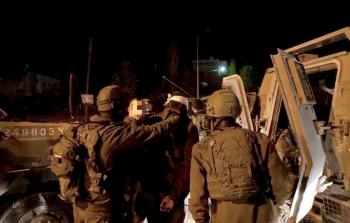 قوات الاحتلال خلال حملة اعتقالات بالضفة - أرشيف