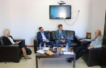 لقاء عضو تنفيذية المنظمة فيصل عرنكي مع ممثل الاتحاد الأوروبي في فلسطين