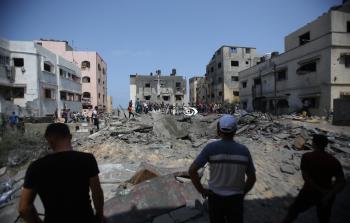 من قصف منزل يعود لعائلة شملخ غرب مدينة غزة