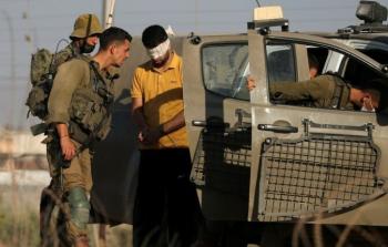 اعتقالات قوات الاحتلال الاسرائيلي للشبان الفلسطينيين