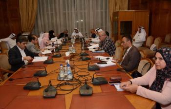أثناء اجتماع لجنة فلسطين بالبرلمان العربي.