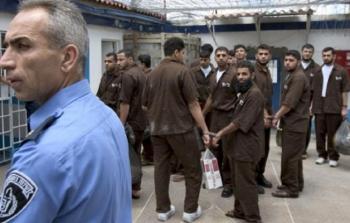 مركز فلسطين: ارتفاع قائمة عمداء الاسرى في سجون الاحتلال الى   297 عميداً  