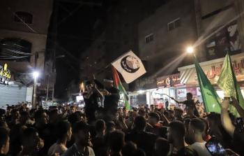 غزة تحتفل بعملية الخليل