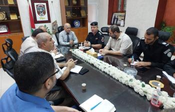 الدفاع المدني يُناقش مع بلدية غزة الجهوزية لفصل الشتاء