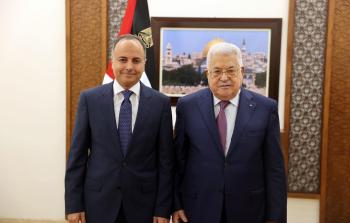الرئيس عباس مع سفير جمهورية مصر