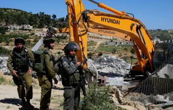 قوات الاحتلال تهدم منشأة فلسطينية
