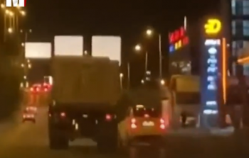 لقطة من سباق حافلة وشاحنة في تركيا