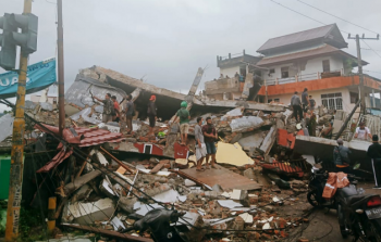 اثار زلزال اندونيسيا