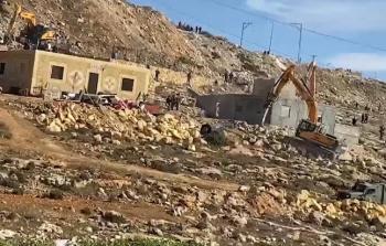 أثناء هدم قوات الاحتلال لمنزلين في الخليل