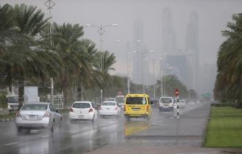 طقس السعودية : أمطار رعدية ونشاط في الرياح السطحية على منطقة عسير
