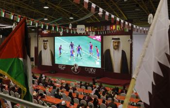 فلسطينيون يتابعون كأس العالم 2022 عبر شاشات عرض