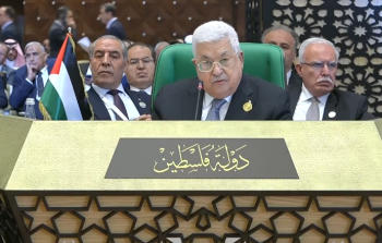 الرئيس عباس في القمة العربية في الجزائر