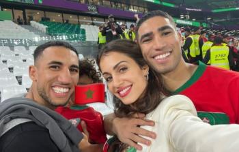 لاعب منتخب المغرب أشرف حكيمي و زوجته في مونديال قطر 2022