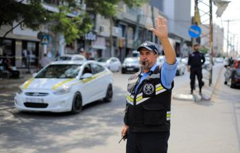 شرطي ينظم حركة المرورقطاع غزة