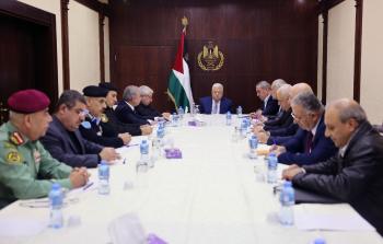 الرئيس محمود عباس أثناء اجتماعه مع قادة الاجهزة الامنية.