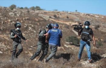 انتهاكات الحريات الإعلامية في فلسطين على يد جنود الاحتلال