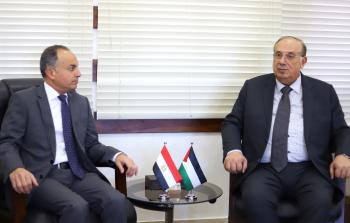 أبو مويس مع السفير المصري