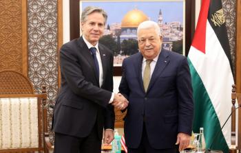 وزير الخارجية الأمريكي أنتوني بلينكن مع الرئيس الفلسطيني محمود عباس