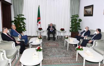 الرئيس الجزائر يستقبل وفد فلسطيني