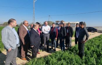 وزير الزراعة يتفقد عدد من المشاريع في مدينة بيت لاهيا
