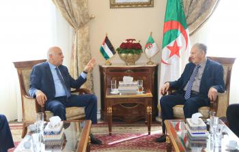 جانب من لقاء الرجوب مع رئيس مجلس الأمة الجزائري
