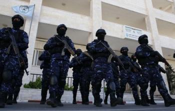 عناصر الشرطة الفلسطينية في جنين